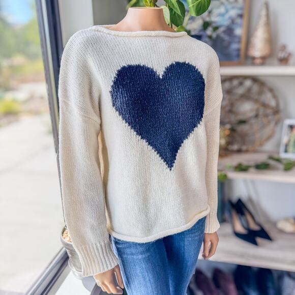 NWT-Amelle Statement Heart Sweater by Miami of Francesca’s, Women's Size Medium - Picture 2 of 9